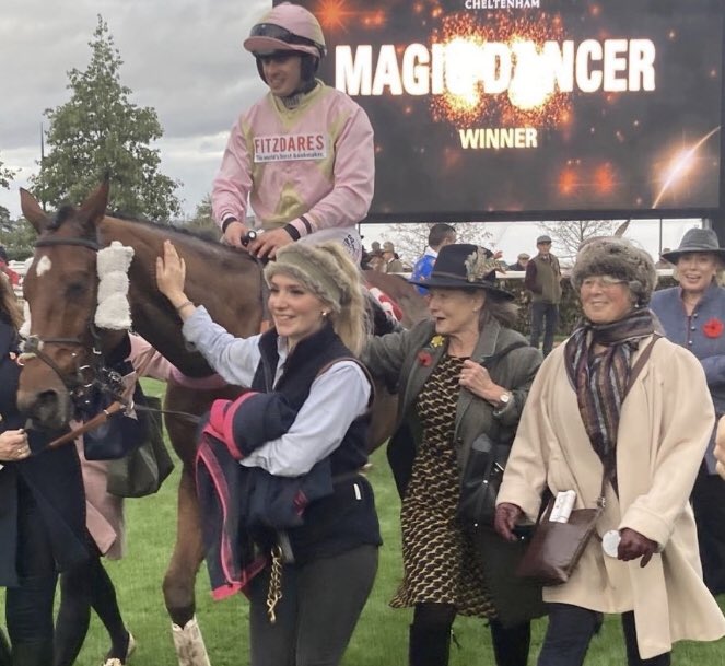 Our Fitzdares sponsorship scheme proving to be a good luck charm for Kerry Lee’s Magic Dancer under #RichardPatrick for The Magic Partnership. weatherbys.bank/racing-bank/sp…
