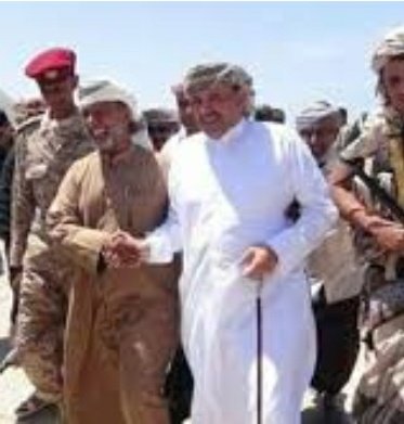 يعتبر السلطان عبد الله بن عيسى عفرار من الشخصيات القيادية والرائدة في محافظة المهرة ، حيث يحظى بمودة واحترام جميع أبناء المهرة لما له من تراث تاريخي عريق.
لذلك ليطمئن أهل المهرة ، فلن تجدوا أبا عيسى إلا عند حقوق ومطالب أهل المهرة المنشوده من صيف 67.