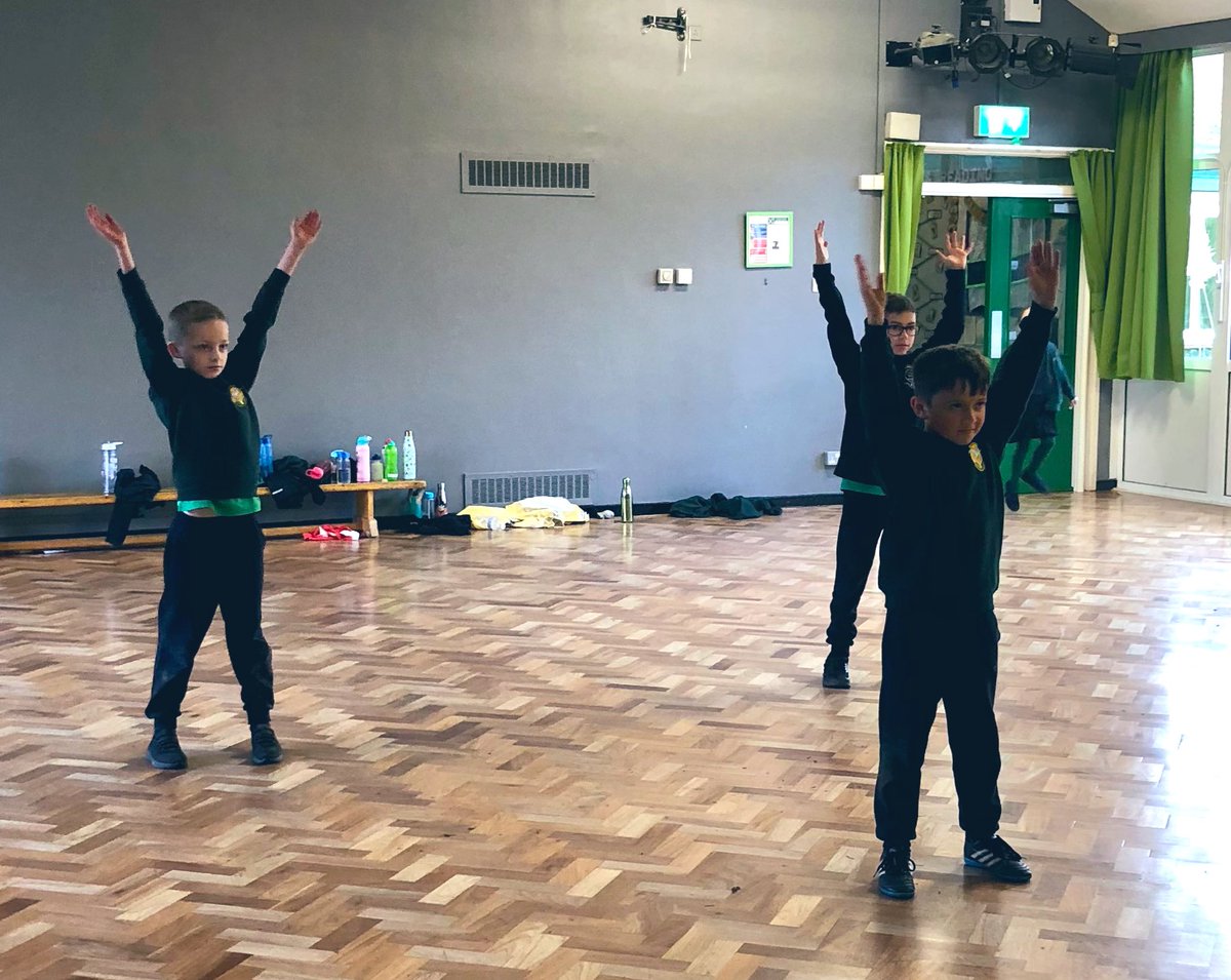 Ver_WPA's tweet photo. Some funky dance moves this afternoon! 🕺💃🏻🪩 #WatersidePE #twinkletoes https://t.co/3YpgOsX8zV