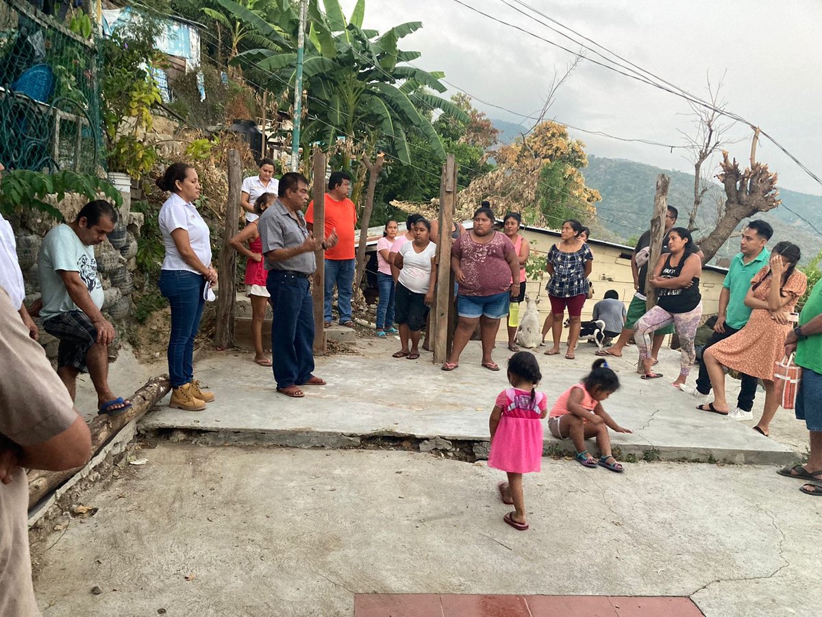 FIBAZI's tweet photo. DA SEGUIMIENTO DIRECTOR DEL FIBAZI DR. JOSÉ MA. MORELOS A ACUERDOS PARA REGULARIZAR LA COLONIA BUENOS AIRES
* En el marco de la política establecida por la Gobernadora, Mtra. Evelyn Salgado Pineda, para atender y resolver la demanda social.
https://t.co/056QtBfEIq https://t.co/vVXCAzFv9K