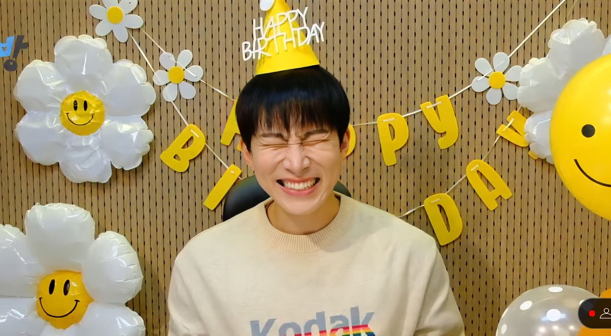 _rhicess's tweet photo. Happy birthday, my love! <3

HAVE A NICE DAY EUNKWANG
#OurSunshineSilverlightDay
#따사로운_햇살_은광아_생일축하해 #BTOB #EUNKWANG @OFFICIALBTOB https://t.co/p22nF6d6nt