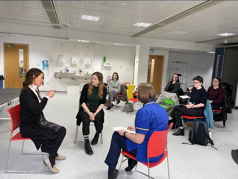 harriet_oulds's tweet image. Our final-year class taking part in #situatedlearning in the clinical skills lab today. A terrific learning experience for medical interpreting @ThaisaHughes @wlv_uni