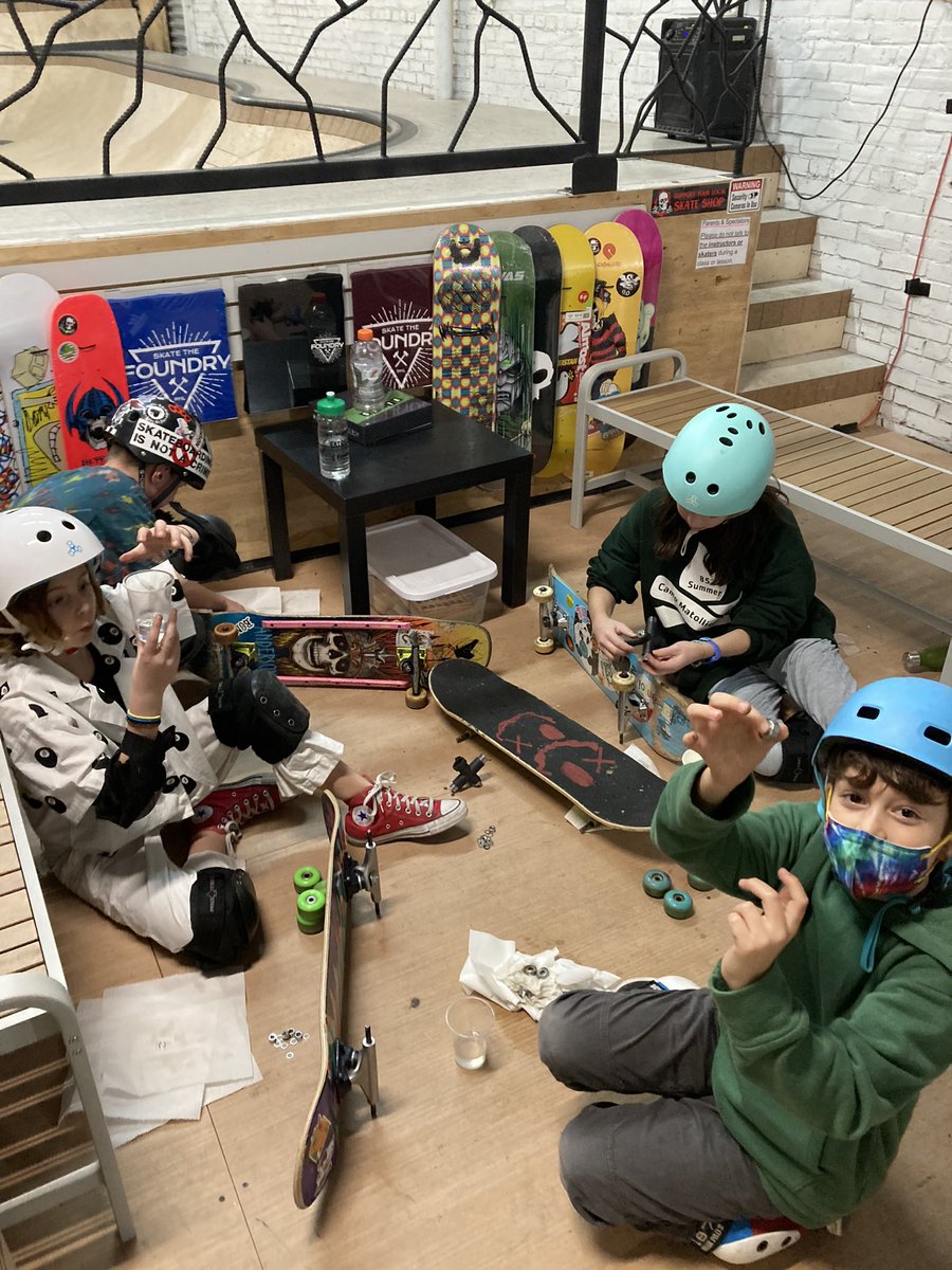 SkateTheFoundry's tweet photo. Fun memories that will last forever during our after school sk8 club! 

#indoorskatepark #philadelphia #skateboarding #techdeck #activitiesforkids #AfterSchoolClub https://t.co/yjUHbqIVfN