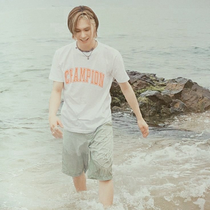 rkccDay's tweet photo. This is beach party of us. Our memories will always keep in my heart boy. I love u till the last snow disappear, till the last last~

@offclASTRO • #ArohaSelcaDay • #RSD • #RohaSelcaDay • #ASTRO • #아스트로•#ROCKY • #라키_fighting_we_always_here • #RSD_for_support_Rocky https://t.co/fL5K87SLry