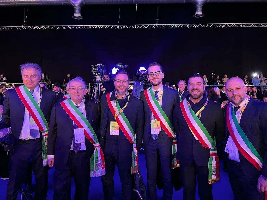 Da Sindaco di #Diamante sto partecipando alla XXXIX Assemblea nazionale dell’Anci “La voce del Paese. La parola alle nostre comunità” in programma da oggi a Bergamo. Una importante occasione di confronto instagram.com/p/ClRM5gxsyS5/…