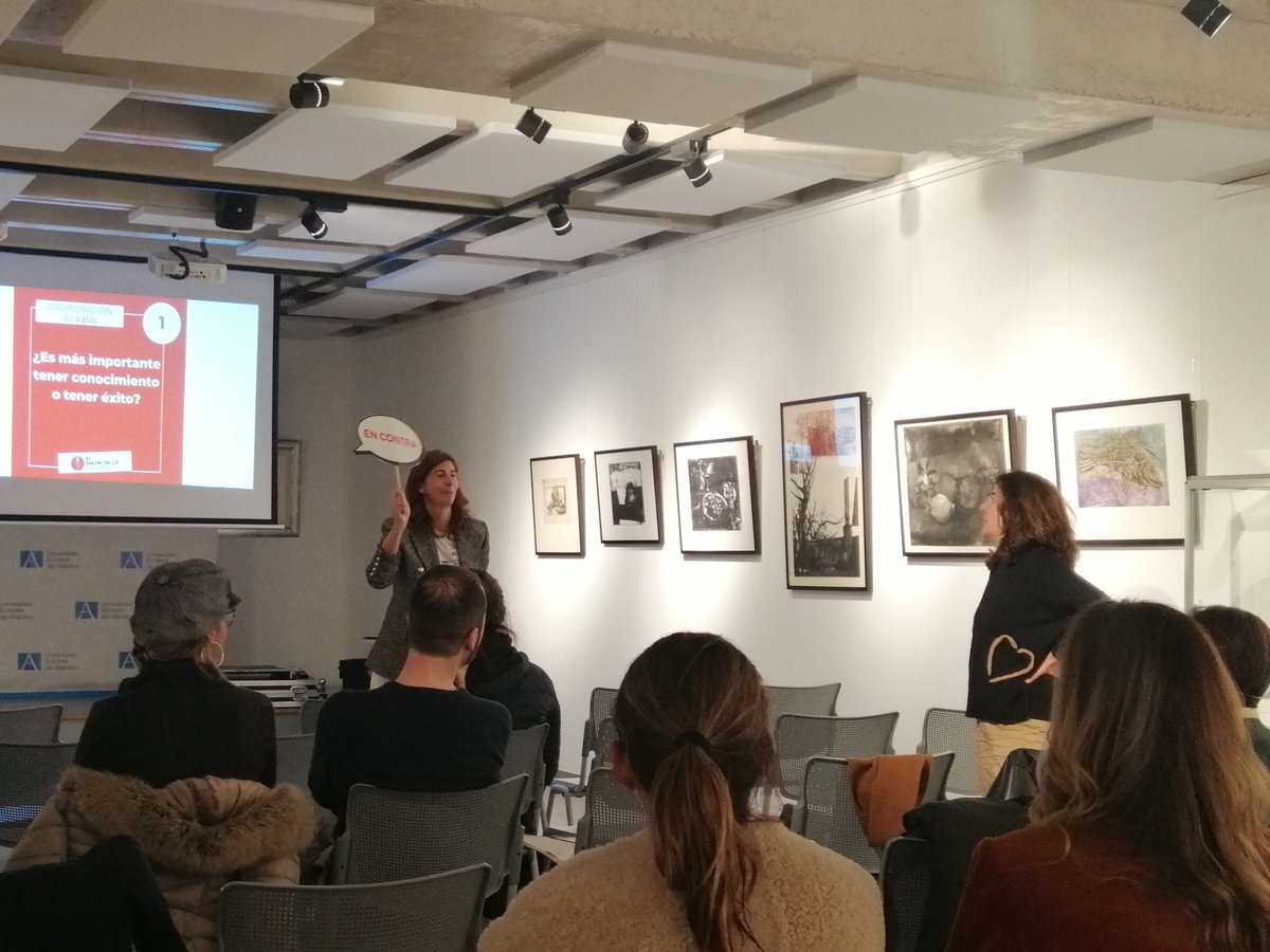 alexeevainna's tweet photo. La 6 edición del curso en fundamentos de #debate en @uneatlantico, con Mónica Bóbeda y Sara Sua. Un lujazo de formadoras. #ligadedebate https://t.co/3ROz407cn2