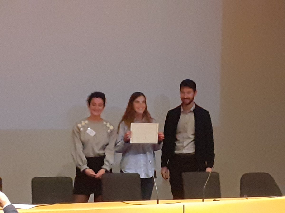 PaillardMel's tweet photo. Participation active de nos étudiantes en thèse @LaboratoryIris à la journée SFR Santé Lyon Est 👍
Félicitations @marie_vedere pour son prix poster pour ses travaux sur la conservation du greffon cardiaque @BaetzDelphine et René Ferrera👏 https://t.co/BEcvvfRFx2