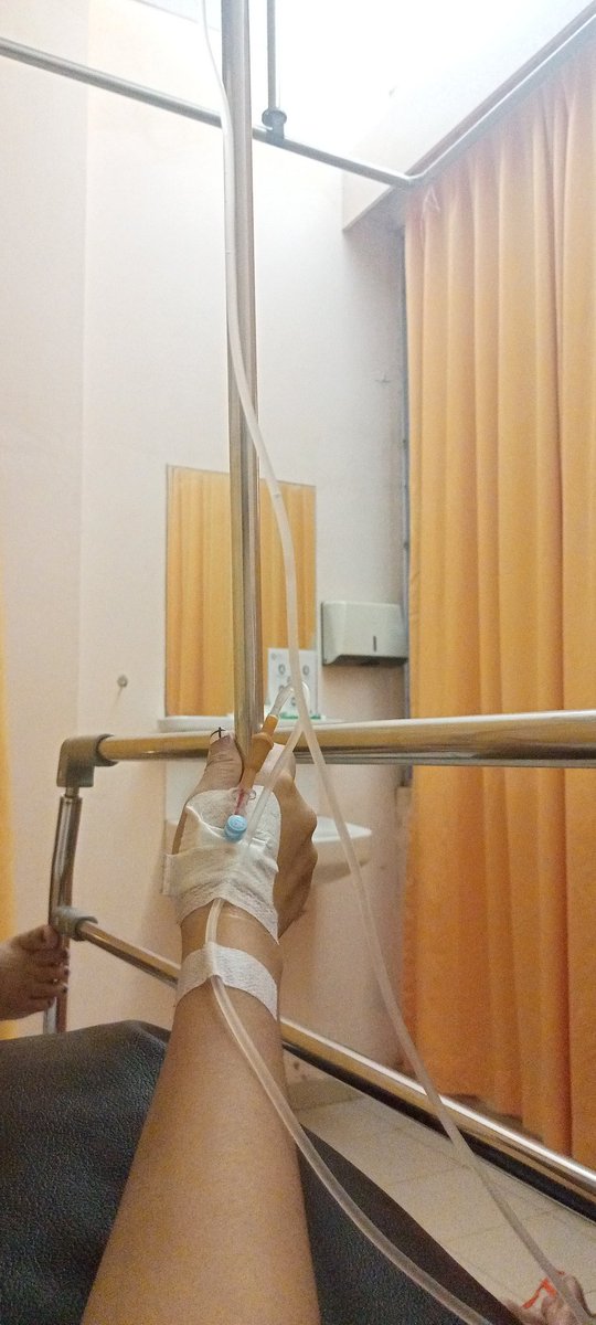 Stefyester13's tweet photo. Udah bosan tduran terus, dak bsa bgun 😭😭 https://t.co/p7PX0pjSsZ