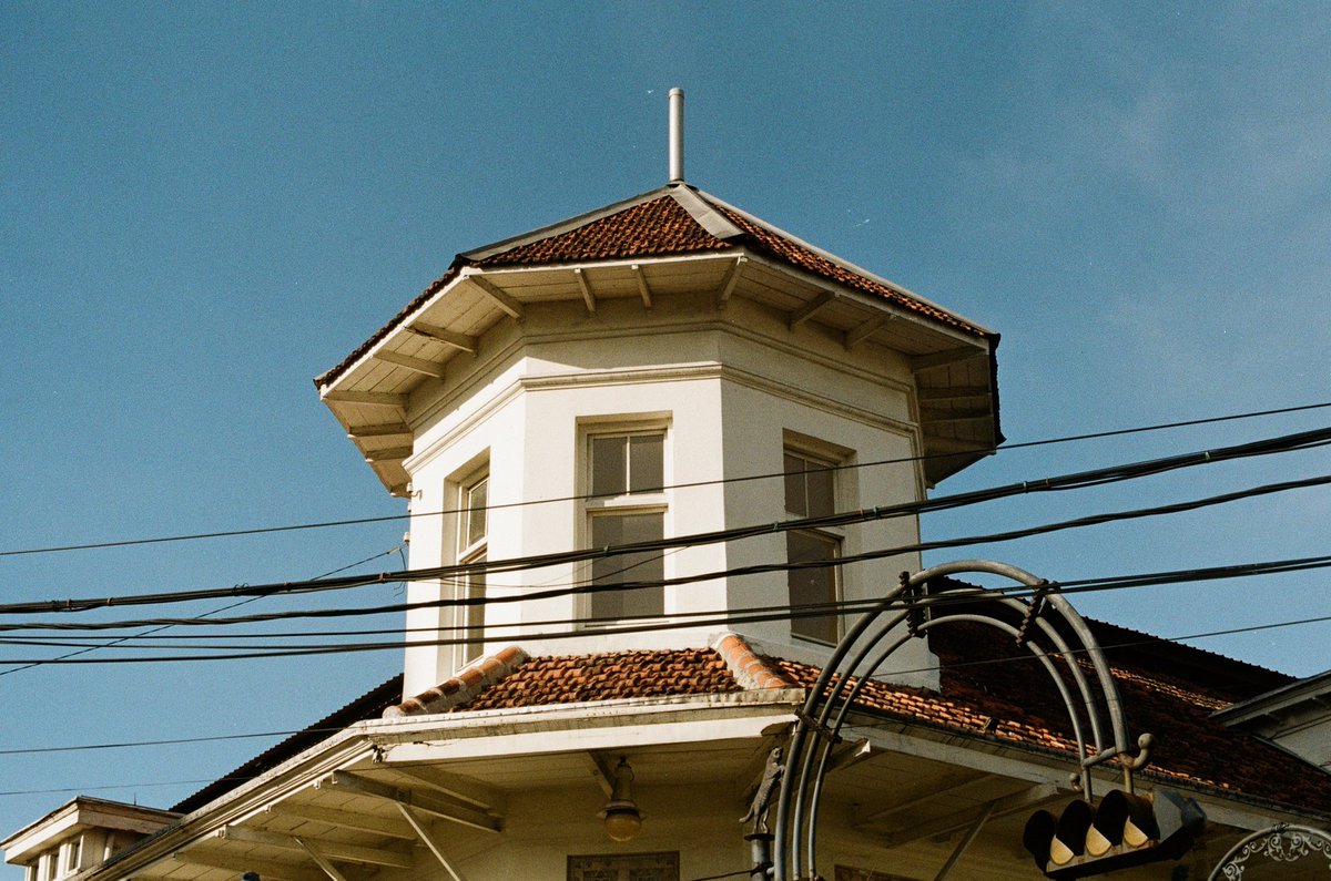 diezfleury's tweet image. The Film         vs          The Photos