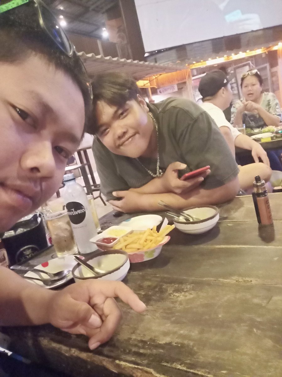 Single08166265's tweet photo. น่าตาไม่ดี....ก็ขออภัย
#เตี้ยมกันน่อย🥳🥳
-----------------------🤣🤣
#ชัยนาท  #วัยรุ่นทำนา
#วัยรุ่นสร้างตัว🥳 https://t.co/3c1yypcR7I