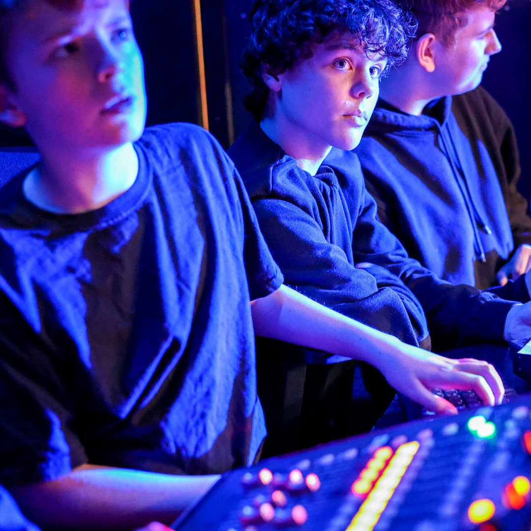 SirHenryFloyd's tweet photo. Tech rehearsals for the Christmas production of 39 Steps👣 are going great. We have such talented students!
#SHFGS #techrehearsals #39steps #thegrammarschooloftoday https://t.co/Mkv2UY4IZO