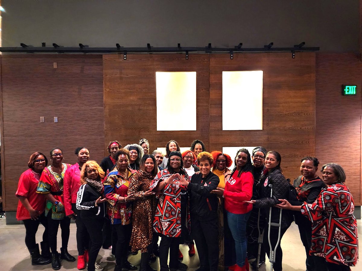 On November 13, The Arts & Letters Committee of the El Paso Alumnae Chapter hosted a red carpet event for the movie ‘Black Panther: Wakanda Forever.’ #1913 #DST1913 #EPAC #BlazingSouthwest #WakandaForever