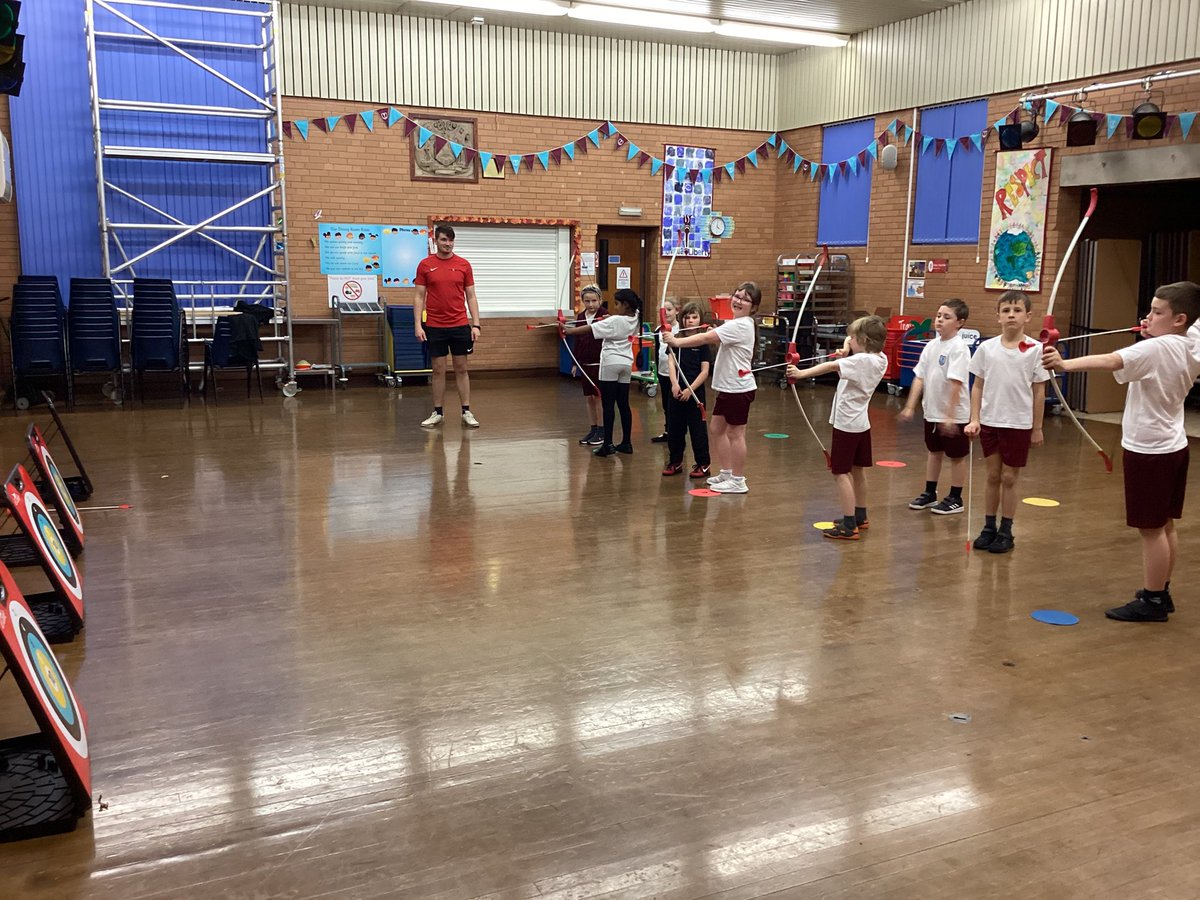 EllisonPrimary's tweet image. Year 4 have loved playing a range of sports including laser tag and archery as part of their alternative sports club with Mr. Clarke from @Time4SportUK #EllisonPE #Ellisoncommunity
