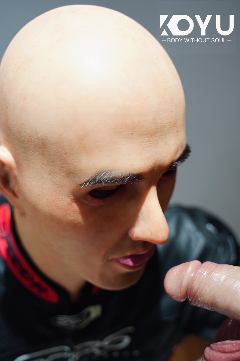 Put on a mask and become someone else to suck daddy's 🍆