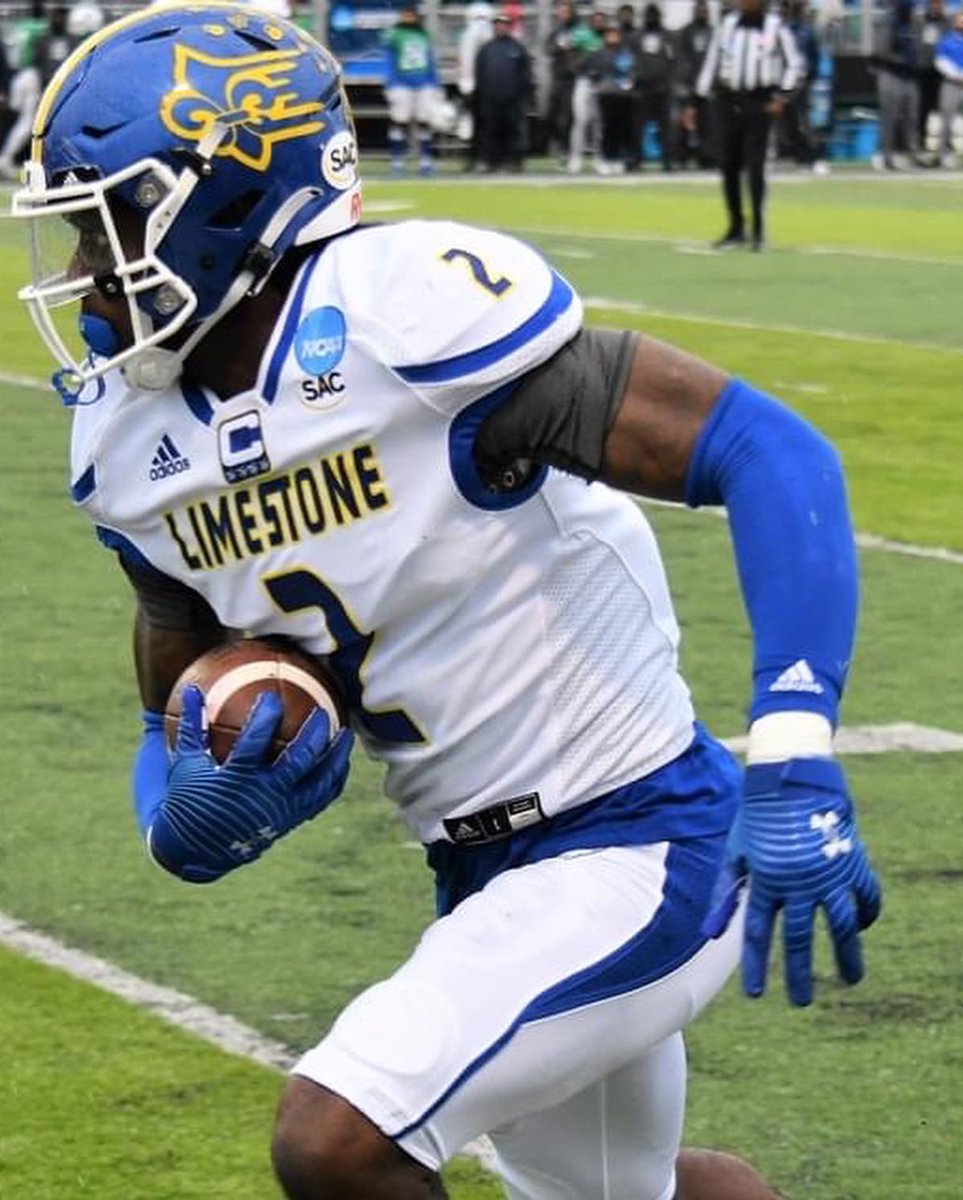 HectorJadarius's tweet photo. History History History, that was made @LimestoneFB I can sit here and tell you I would have never thought it would happen, and for me that been through so much is that last 4 years with 0-9 seasons you would say I’m crazy for staying but that man up ABOVE had a plan https://t.co/IIjXk5znvr