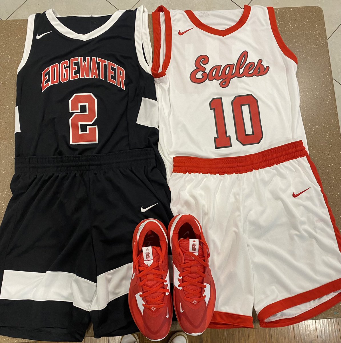 Special thank you to <a href="/AnferneeSimons/">Anfernee Simons</a> for getting us ready for the season! Once an Eagle, Always an Eagle 🦅 #HoopSquad #FlyTOGETHER