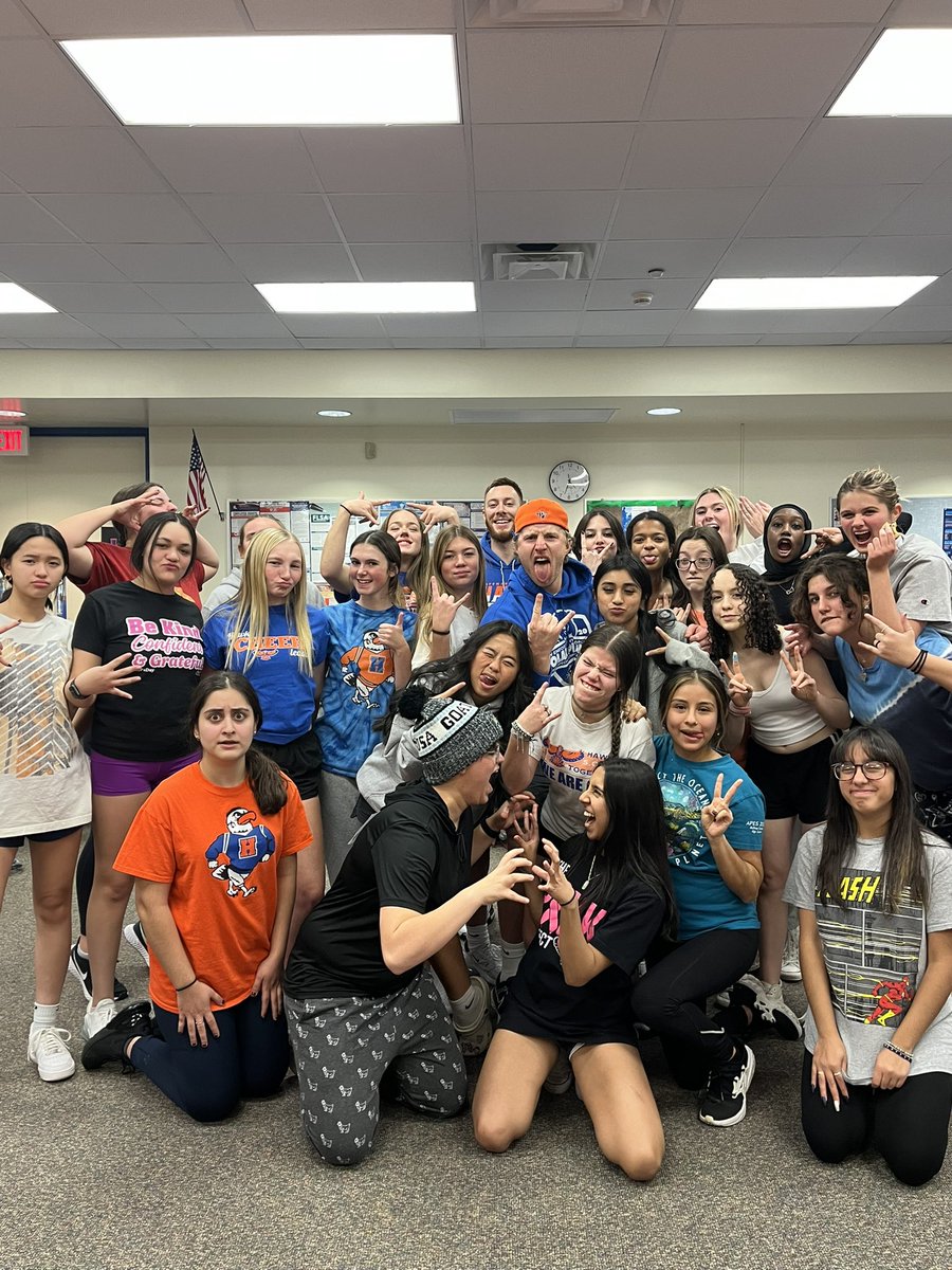After a 2 year hiatus, so happy we were able to have our yearly “Laxgiving” tradition yesterday with this special group!

🥍🧡 #Family #TTP 🥍💙