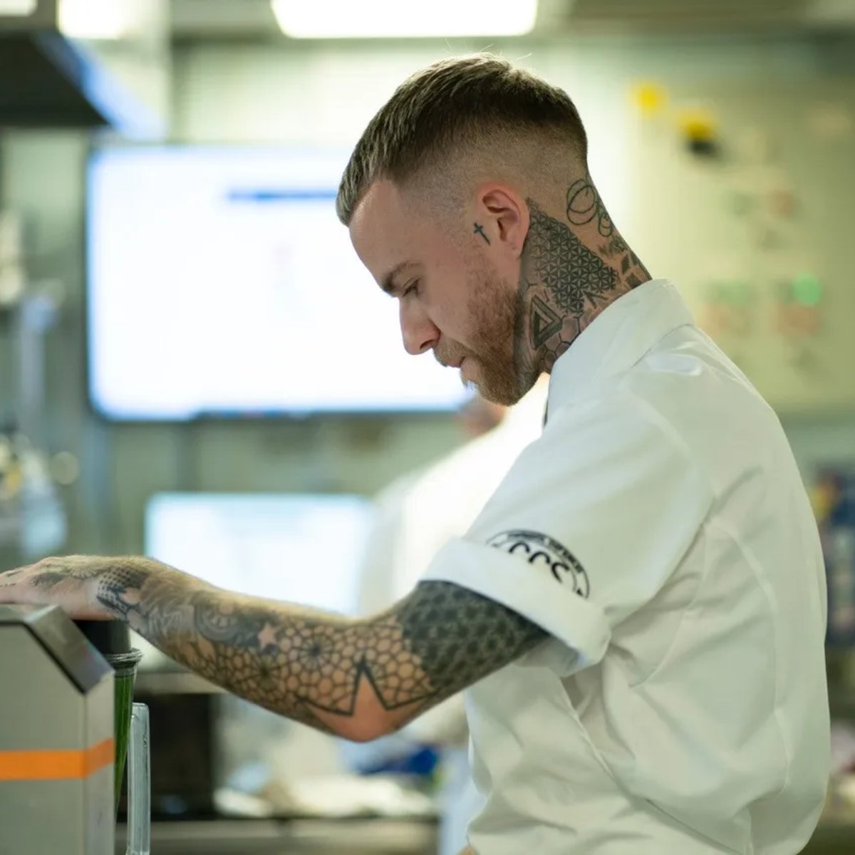 We are thrilled to announce that National Chef of the Year, Ben Murphy, Chef/Patron, Launceston Place will be joining the line-up of chef demonstrations at Chef HQ held at HRC in March 2023.
Learn more here- bit.ly/3IEaao3benchef… 
<a href="/chefpublishing/">Chef & Restaurant Magazine</a> <a href="/LauncestonPlace/">Launceston Place</a> <a href="/benchef123/">Ben Murphy</a>