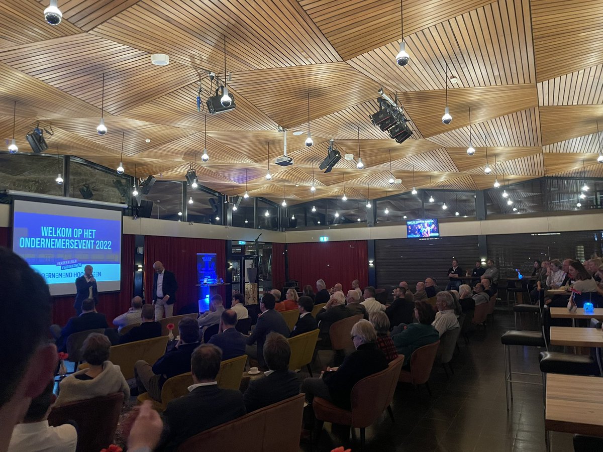 Ondernemersevent 2022.

Door ondernemend Hoogeveen, voor ondernemers.

Ondernemend Hoogeveen meer dan 100 leden.

Vandaag meer dan 100 bezoekers. Mooie opkomst.