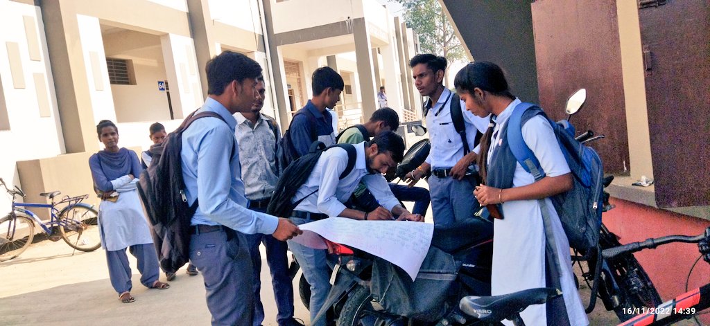 AshishM15638958's tweet photo. बाल संरक्षण सप्ताह 2022
बाल संरक्षण अभियान के तीसरे दिन बाल लैंगिक शोषण पर हस्ताक्षर अभियान चलाया।
#ChildRightsWeek2022
#7days7Issues
#Mehfooz2022
#Aagaz2022
#Voicesforchildren
@NSSMP_ @NssMPOU @NSSBUBhopalMP @pankajsinghips @Rajkumarnss @RAHULSINGHNSSMP @SehoreNational https://t.co/wuaDFTe4UL