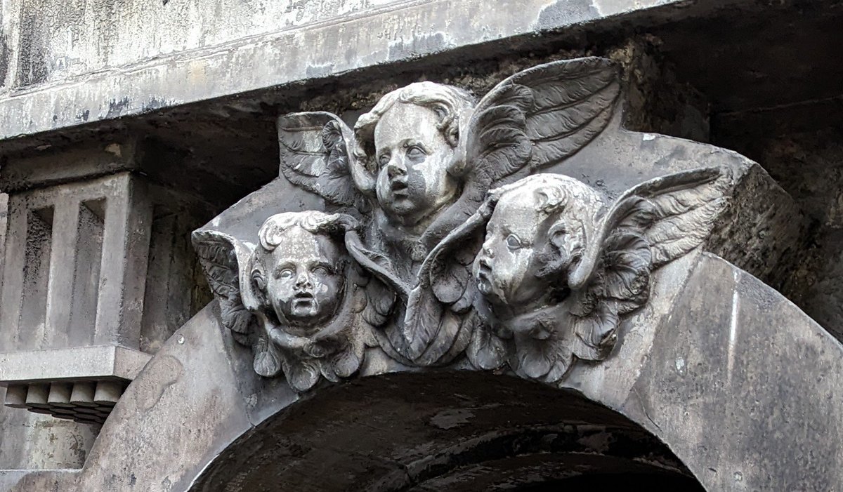 simon read tweet media