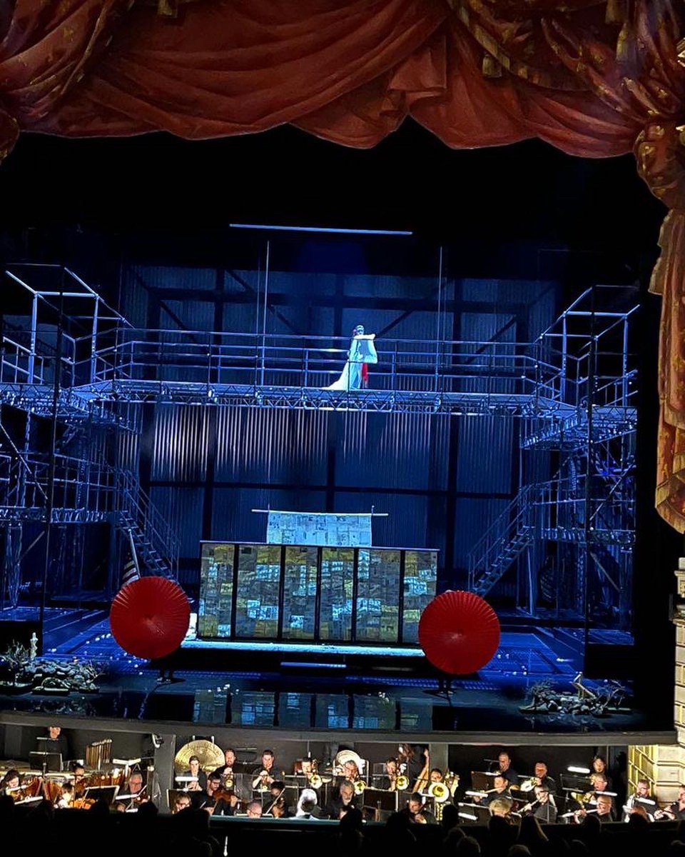 ProductionsSarfati (@prodsarfati) on Twitter photo Hier soir, David Molard Soriano faisait ses débuts à l'<a href="/operadebordeaux/">Opéra de Bordeaux</a> , à la tête de l’Orchestre national de Bordeaux, dans une Mme Butterfly magistrale, mise en scène par Yoshi Oida ! Bravo à tous pour ce moment de grâce et Bravo David pour ces débuts très réussis !!!🥳 Hier soir, David Molard Soriano faisait ses débuts à l'<a href="/operadebordeaux/">Opéra de Bordeaux</a> , à la tête de l’Orchestre national de Bordeaux, dans une Mme Butterfly magistrale, mise en scène par Yoshi Oida ! Bravo à tous pour ce moment de grâce et Bravo David pour ces débuts très réussis !!!🥳