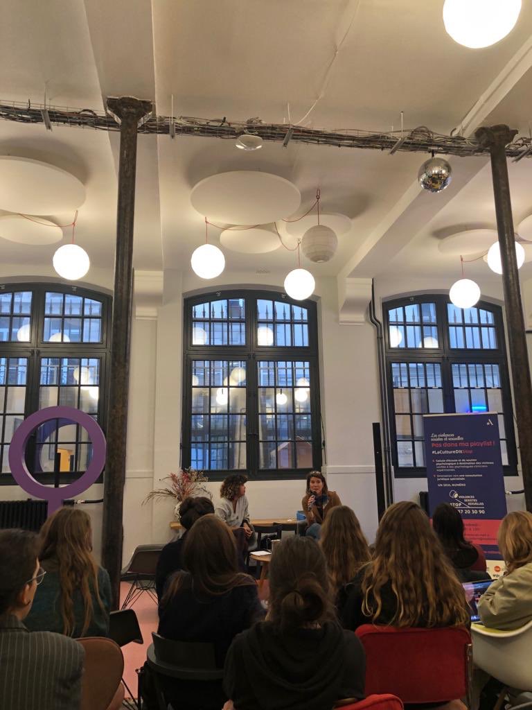 Retour en images sur l’intervention de Caroline Rogard au festival Les femmes s’engagent (<a href="/femmesenmelent/">Les Femmes S'en Mêlent</a>). 
Un temps d’échange constructif autour des solutions mises en place contre les violences sexistes et sexuelles dans le milieu des musiques actuelles.
#VHSS