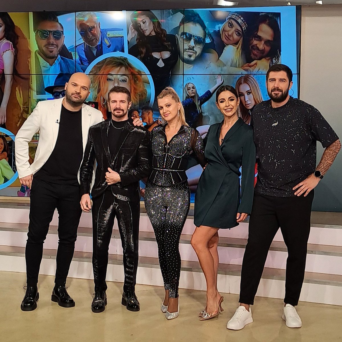 DanyD_miamor's tweet photo. #danyd #miamor #transilvania #antenastasr #starmatinal #inimamea #ballroom #micorazon #boda https://t.co/sKtI6YmDjL