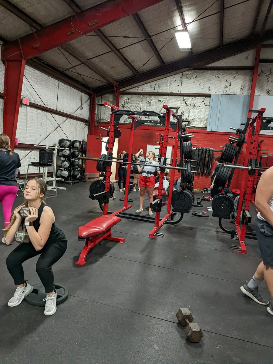 bc_powerlifting's tweet photo. Got some work in this break! #cardinalstrong #gains https://t.co/G8x1Y0pRzn