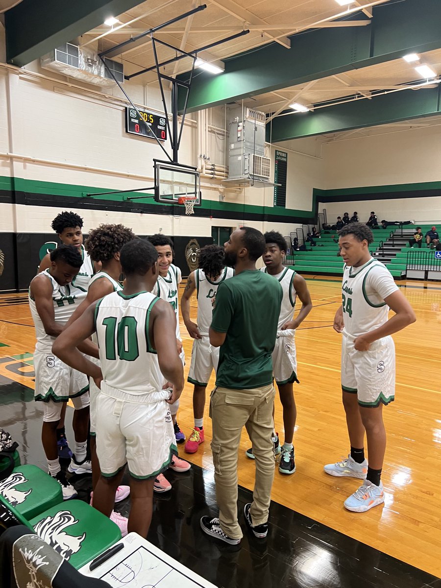 shsboysbball's tweet photo. Coach Scott giving some last minute advice before the JV Green game tips off. #SpringAmerica https://t.co/4MBAkvYNVc