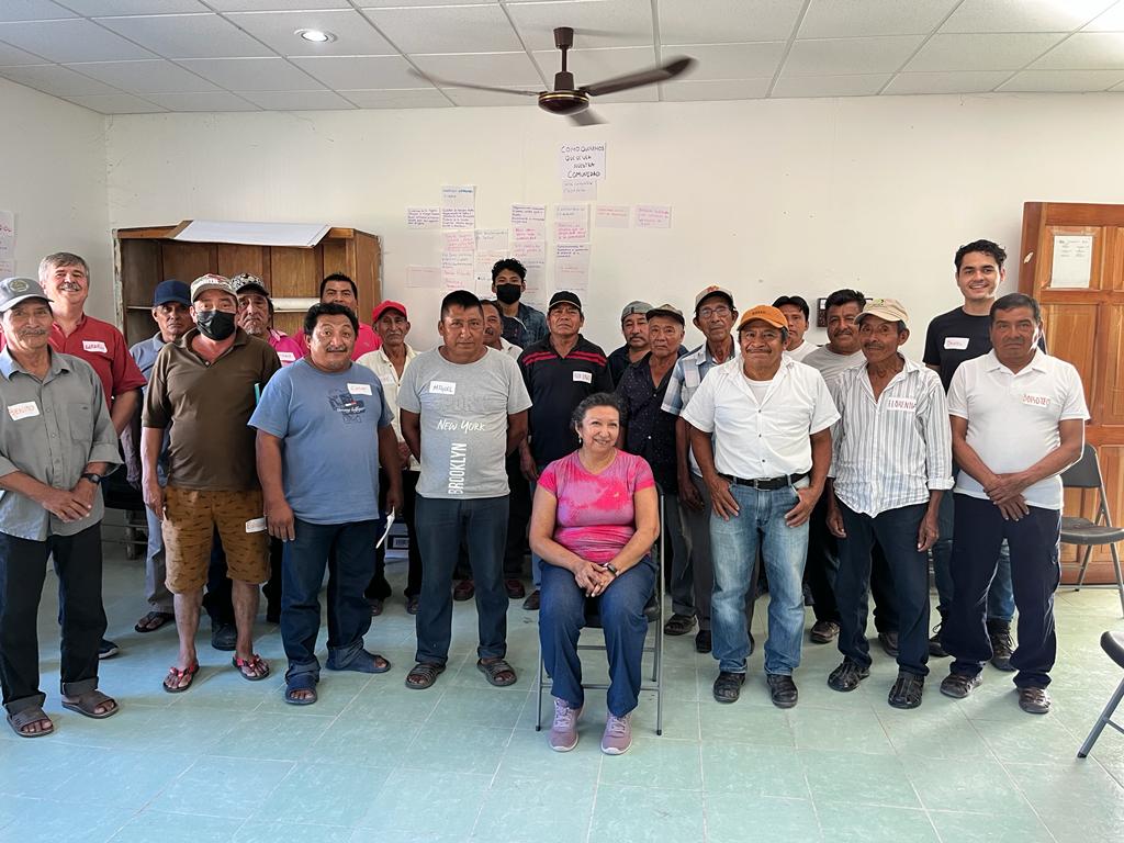 2/3 ...incluyendo la amplia diversidad de actividades productivas que lo componen. Agradecemos mucho el compromiso y la confianza a los ejidos Xmejía, Concepción y Álvaro Obregón de Campeche y Candelaria II, Rancho Viejo, Noh Bec y Tres Garantías de Quintana Roo.