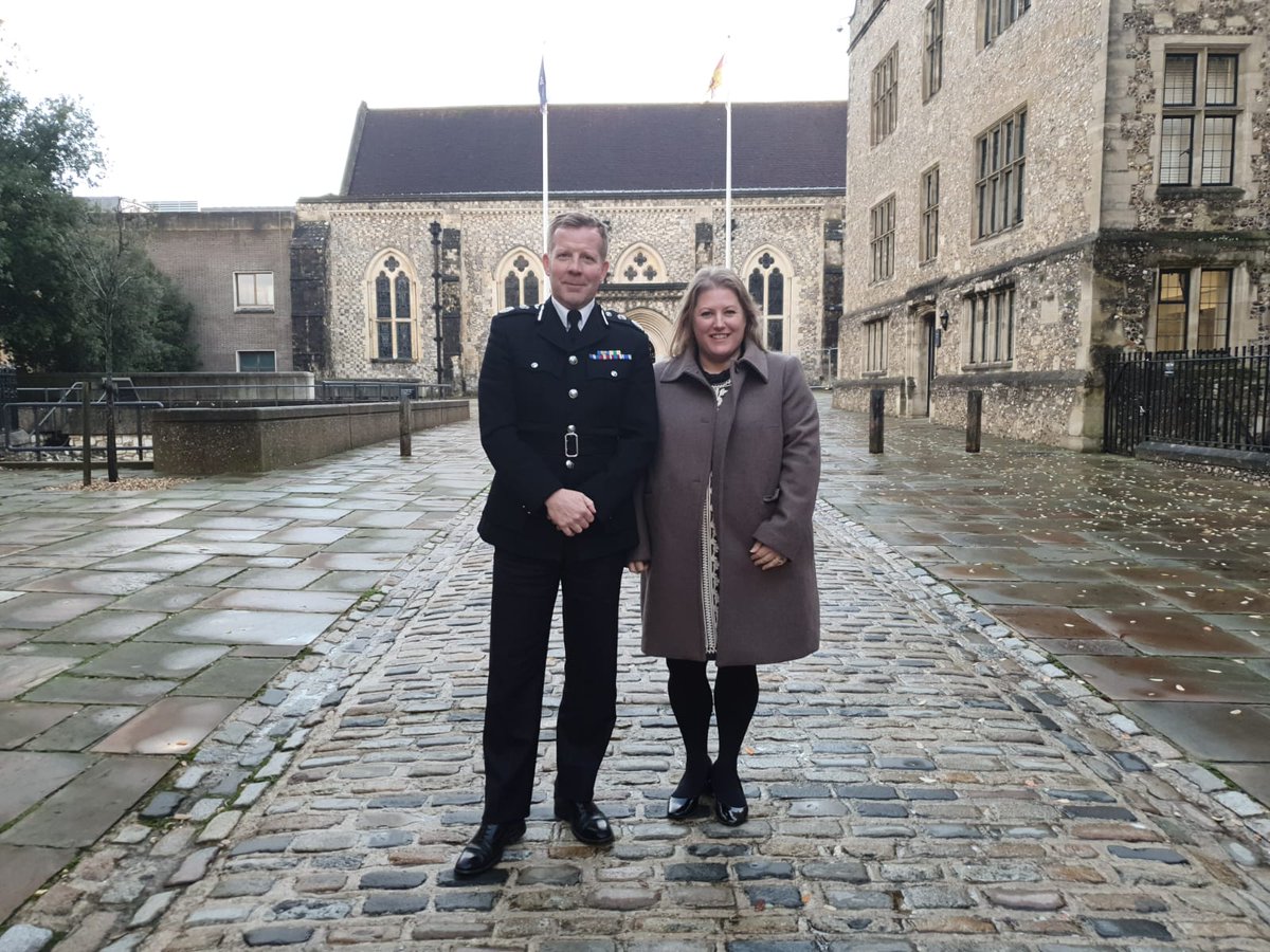 Scott Chilton confirmed as Hampshire & Isle of Wight Constabulary’s next Chief Constable. 'He is an ambitious officer with an outstanding record, who brings with him a wealth of experience from his extensive policing career.' - @DonnaJonesPCC 👉bit.ly/3gpTCDB
