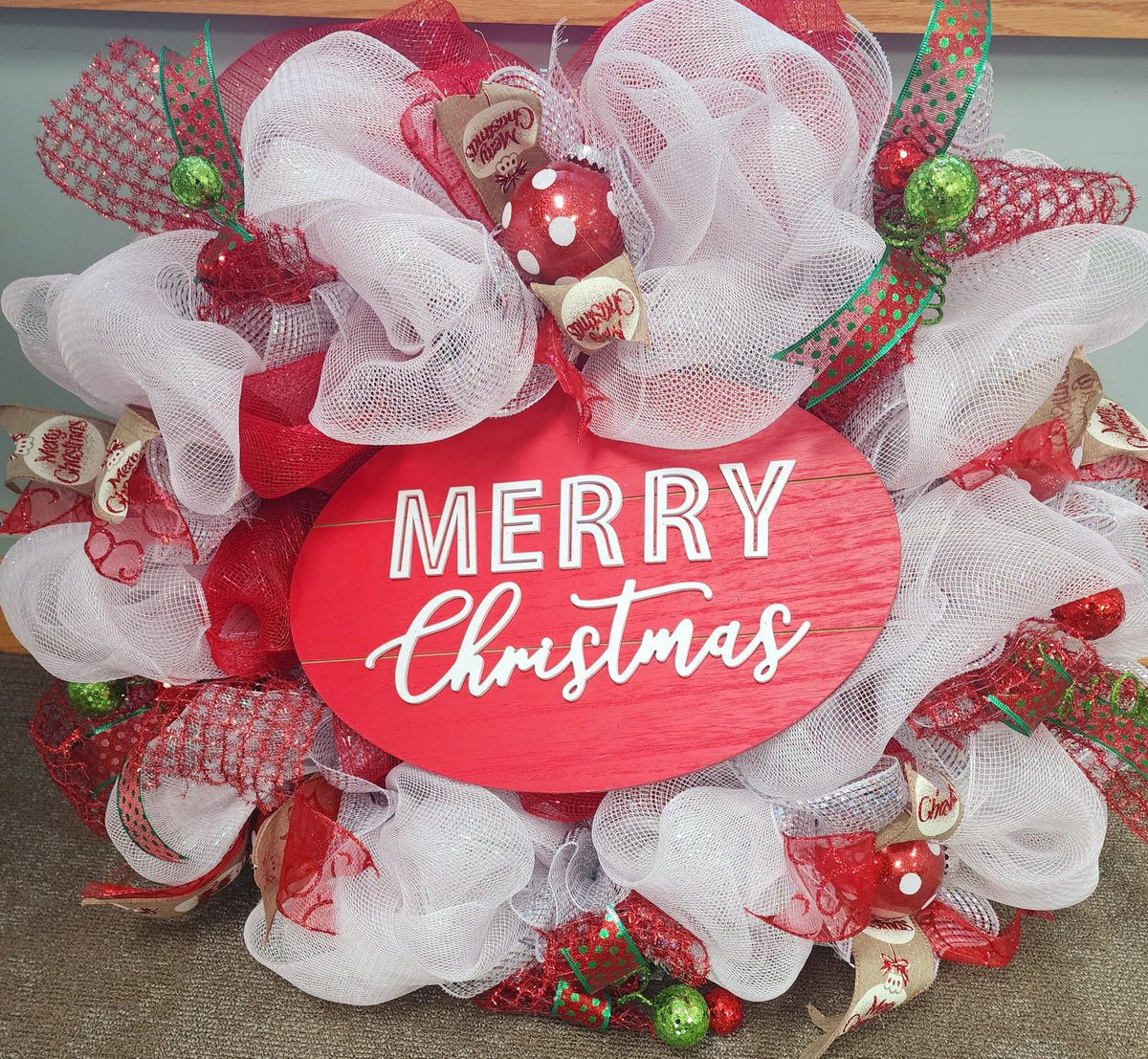 MeadowsDelphos's tweet photo. 🎄We've officially started the bidding for our Festival of Trees Event!! This Beautiful Wreath was donated for the event by Community Health Partners (CHP) here in Delphos! 
》Bid from home by calling us at 419-692-0590! https://t.co/B7pV6IAdZe