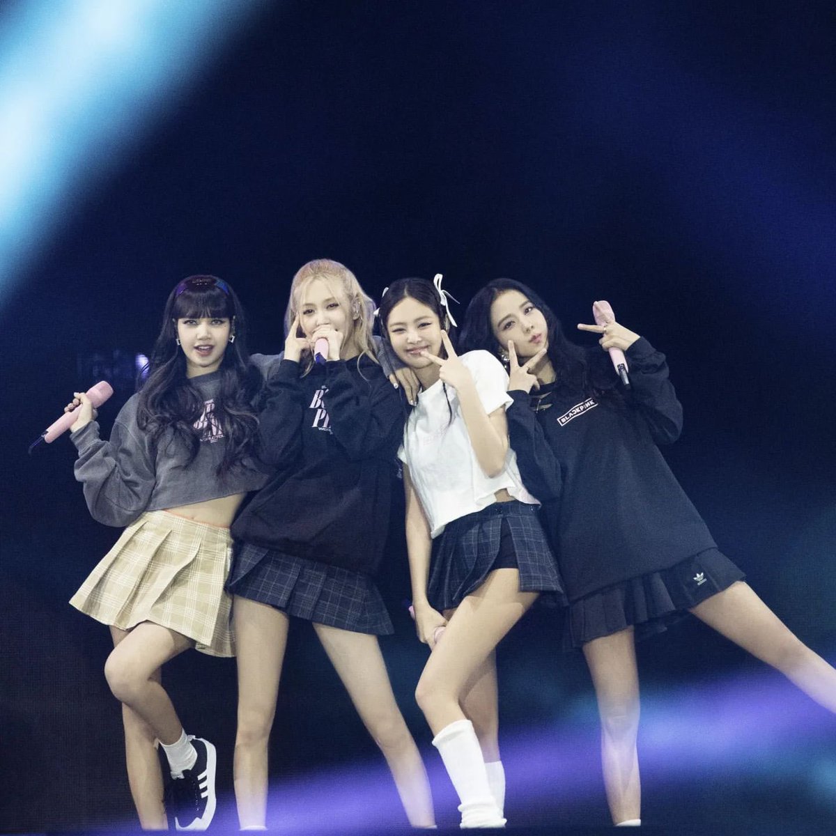 blackpinkbabo's tweet photo. BLACKPINK https://t.co/3beNkhqUwj