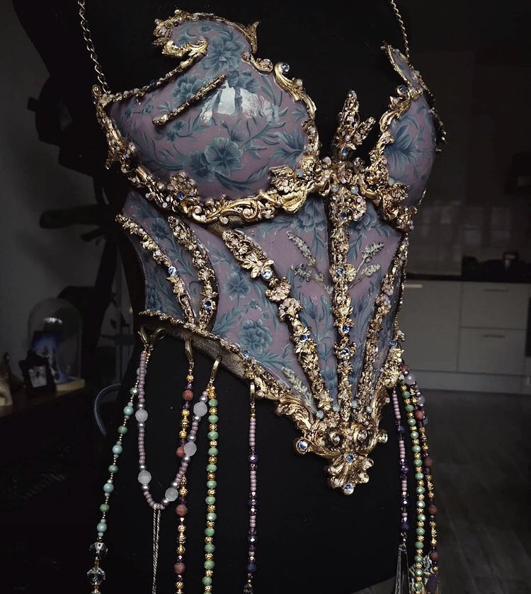 prettiestavenue's tweet photo. porcelain corsets by joyce spakman https://t.co/NklfeFdfmh