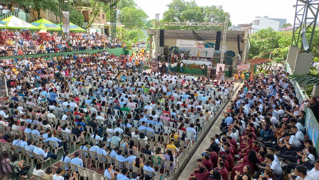 #DiálogosRegionalesVinculantes: ”Caquetá necesita inversión, en materia de vías, salud, educación, justicia social y ambiental, en parques nacionales naturales, que conduzca a La Paz total. <a href="/petrogustavo/">Gustavo Petro</a>
<a href="/DNP_Colombia/">dnp_colombia</a> <a href="/MinjusticiaCo/">MinJusticia Colombia</a>
<a href="/GascaArnulfo/">Arnulfo Gasca Trujillo</a> #CaquetaSomosTodos