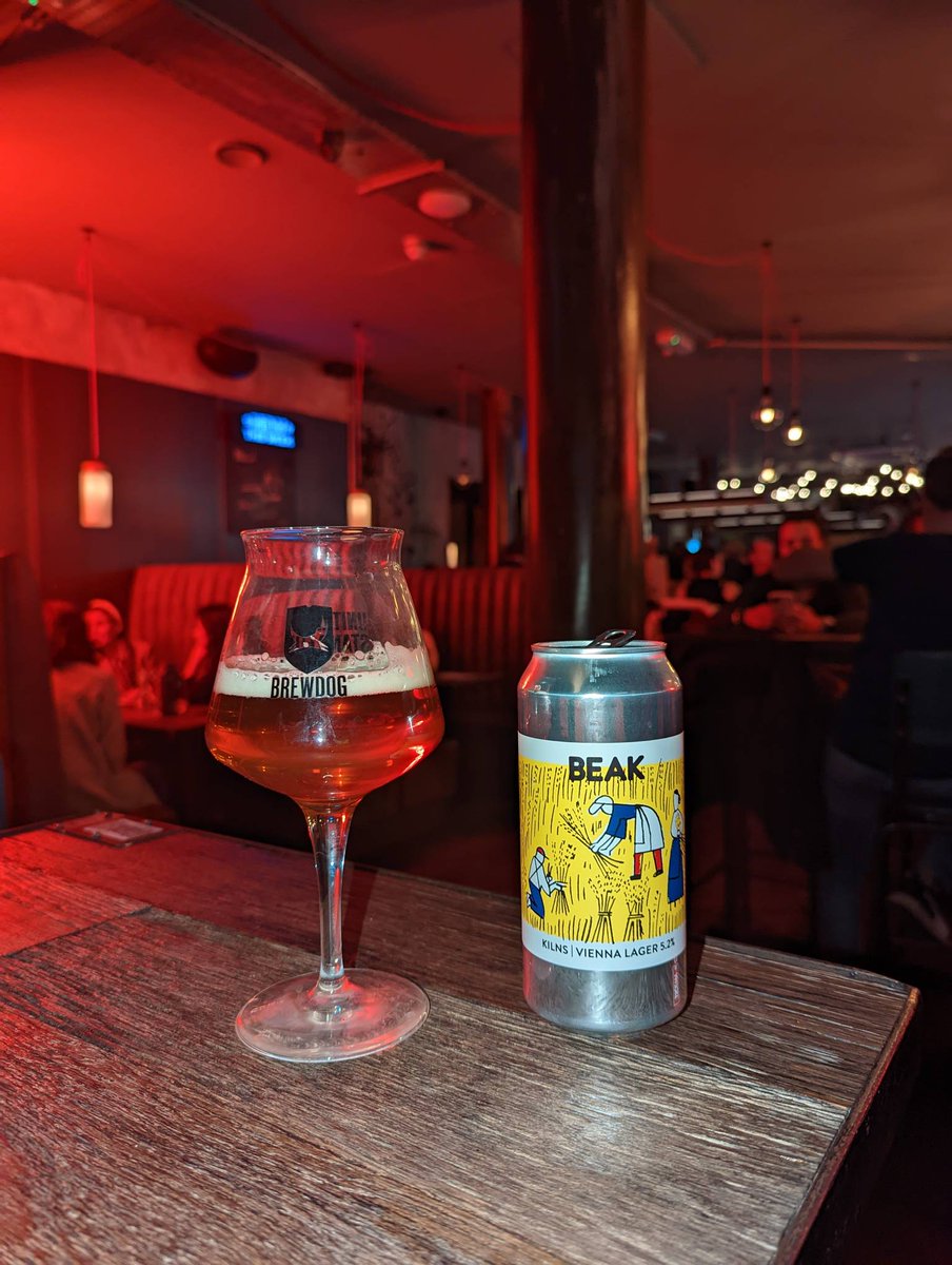 Another treat from our beer fridge, this 5.2% Vienna Lager by @thebeakbrewery 🍻🍻🍻