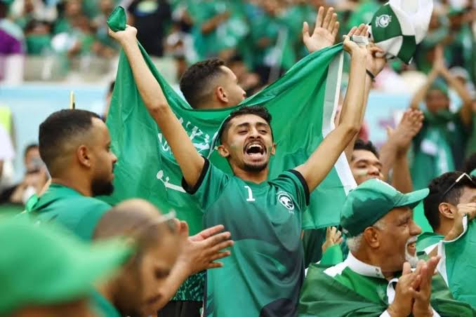 غدً إجازة رسمية في #المملكة_السعودية لجميع الموظفين في جميع قطاعات الدولة والقطاع الخاص والطلبة بالمراحل التعليمية احتفالا بفوز #المنتخب_السعودي على #الأرجنتين 

#كأس_العالم_قطر2022