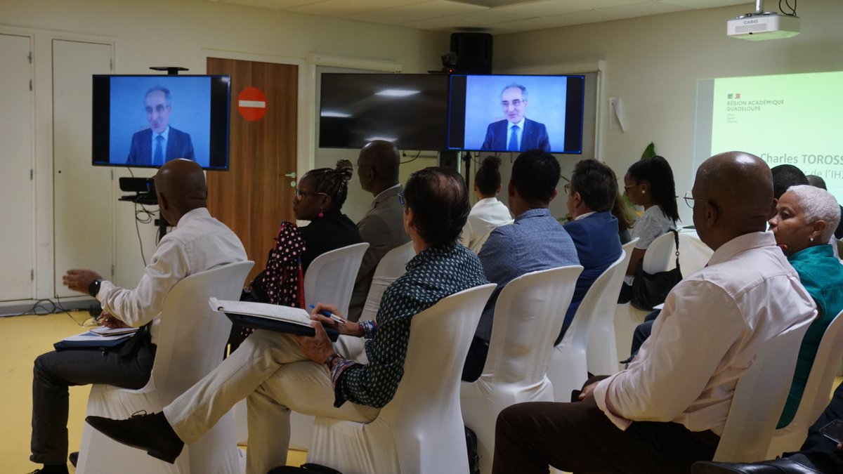 AcGuadeloupe's tweet photo. #Inauguration
Interventions remarquées du dir. de l'@Ih2ef @CTorossian_Off, de Sandrine Bonin, de la DGESCO et de Virginie Gohin de la DGRH qui ont salué unanimement la qualité du projet de structuration de l'@EAFC_Guadeloupe et la synergie entre les acteurs de la #formation
2/3 https://t.co/gB5AjE5cD1