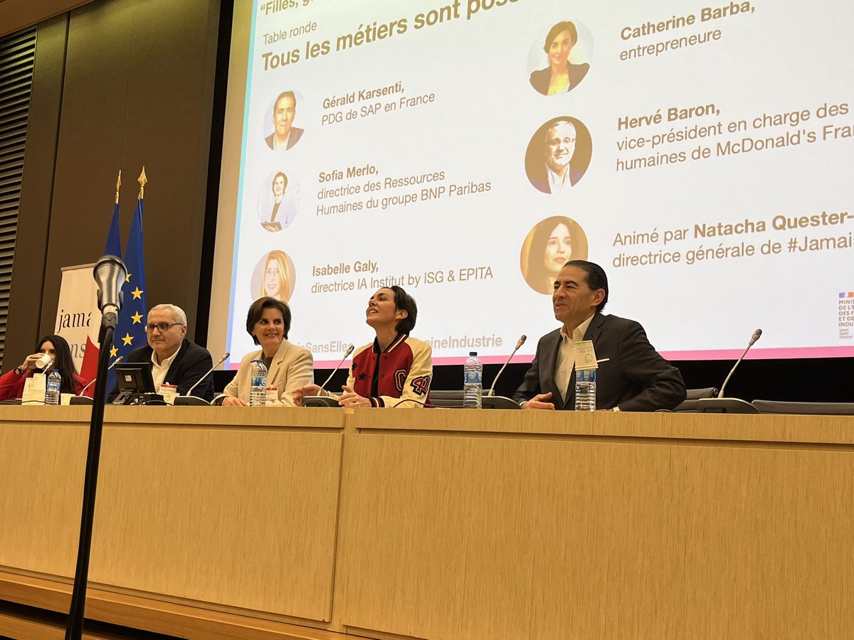 Nathalie2Courcy's tweet photo. Quand une #serialentrepreneure a à cœur d'apporter aux autres entrepreneures le soutien qu'elle a eu la chance de recevoir tout au long de son parcours, c'est une chaîne vertueuse de #sororité qui se crée 🚀 Merci @cathbarba 🙏👏🏻

#JamaisSansElles #SemaineIndustrie #SEDI2022 https://t.co/JE88TEAgFI