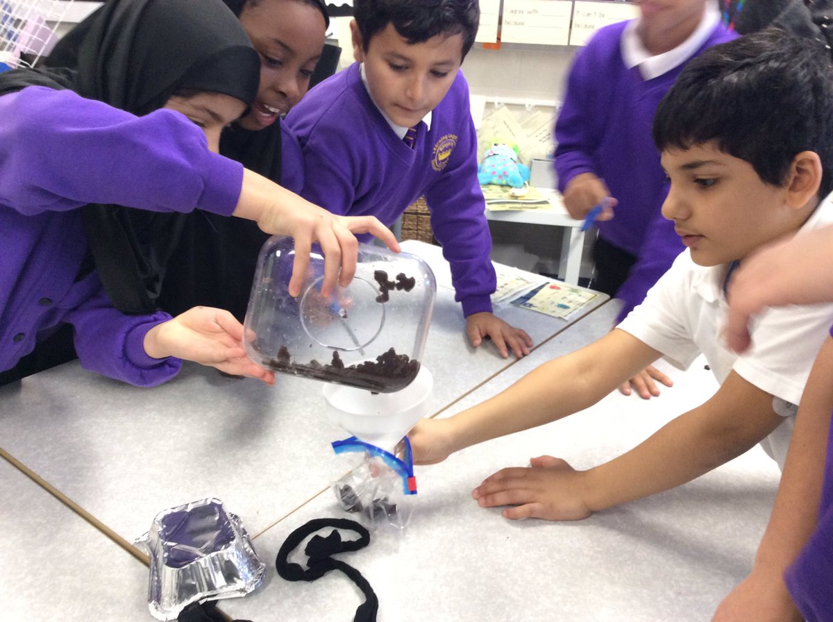 KingsleyLpool's tweet photo. Year 4 are learning about the digestive system and today we explored how food becomes poo ๐ฉ #kingsleyscience #class4MA https://t.co/TWLosdWkzv