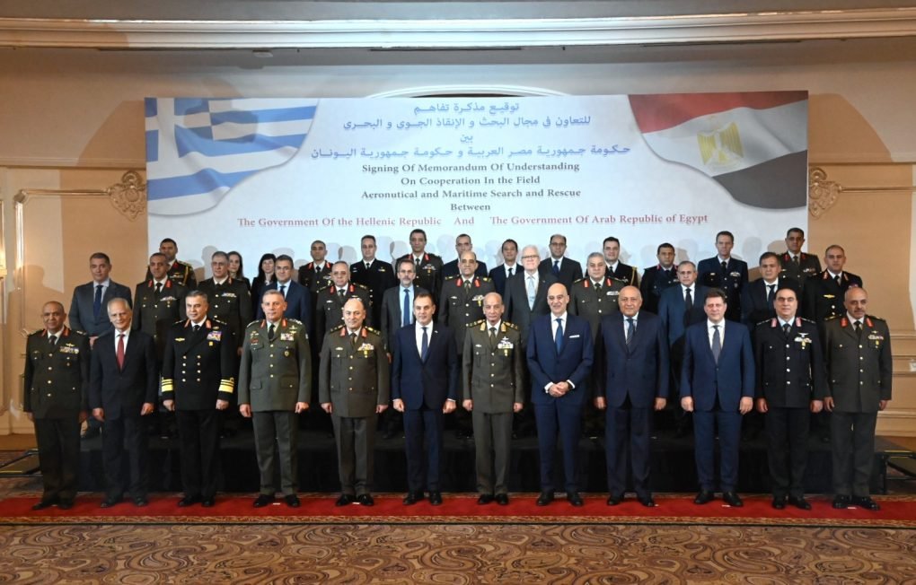 Μνημόνιο Κατανόησης μεταξύ των Κυβερνήσεων 🇬🇷&amp;🇪🇬 για Συνεργασία στους Τομείς Αεροναυτικής και Ναυτικής Έρευνας &amp; Διάσωσης, υπέγραψα με τον ομόλογό μου της Αιγύπτου, M. Zaki, παρουσία του ΥΠΕΞ <a href="/nikosdendias/">Nikos Dendias</a> του ΑΝΥΠΕΞ <a href="/MVarvitsioti/">ΜΑΙΡΗ ΒΑΡΒΙΤΣΙΩΤΗ</a> και του Α/ΓΕΕΘΑ <a href="/ChiefHNDGS/">GEN (ret.) Konstantinos Floros</a>