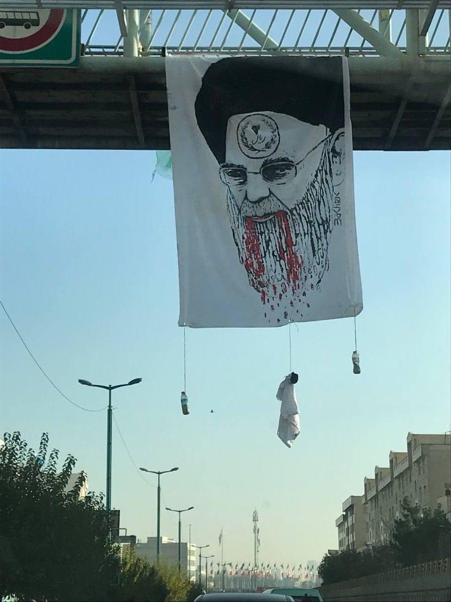 ianbremmer's tweet photo. protest installation in tehran
ht @AlinejadMasih https://t.co/1Pb6EZygRP