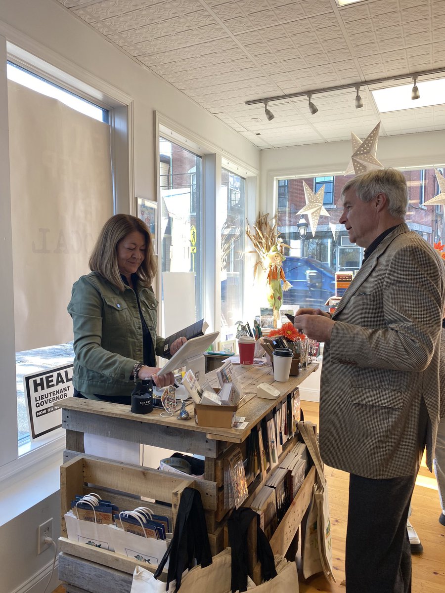 Sheldon Whitehouse on Twitter "In Warren this morning with SBA