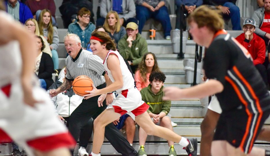 HCA Eagles move to 5-0 defeating Clarke Prep School 69-31. Championship game tonight against Evangel Christian School.  t.maxpreps.com/3EuuRy2 via <a href="/MaxPreps/">MaxPreps</a>