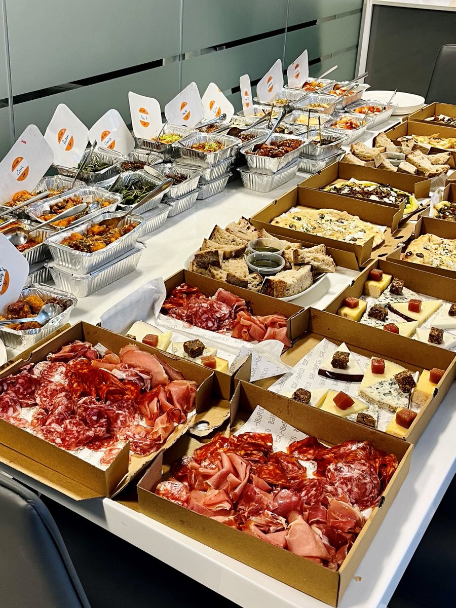 CodeRedRecruit's tweet image. What a start to the week! Yesterday we celebrated the start of the World Cup in style with an afternoon full of amazing food and football.

#CodeRedAssociates #recruitment #ThreeLions #itscominghome