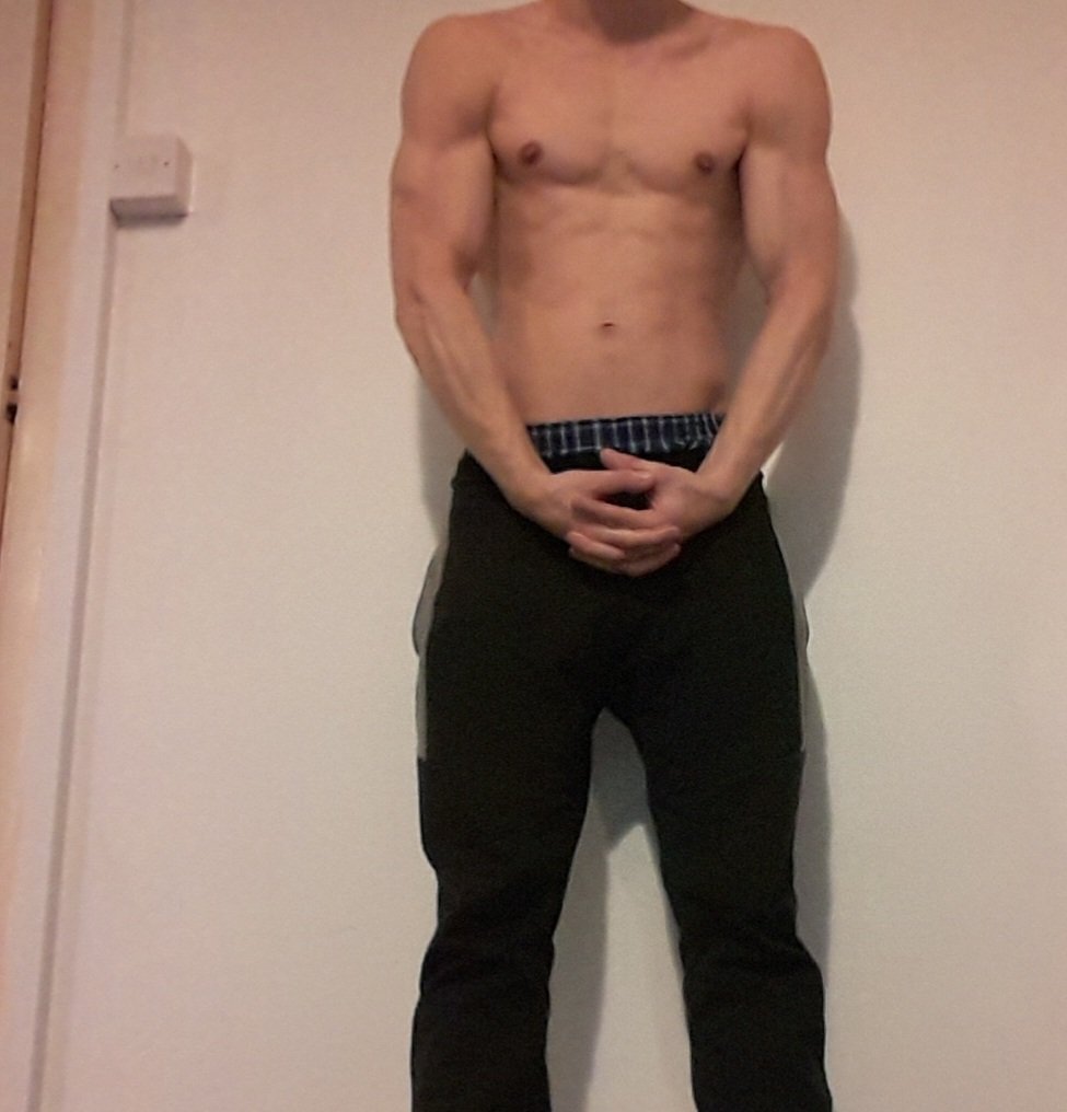💪👇😌#onlyfans #male #white #UK #ripped #muscles #explicitcontent #sellingcontent #instagram #tiktok