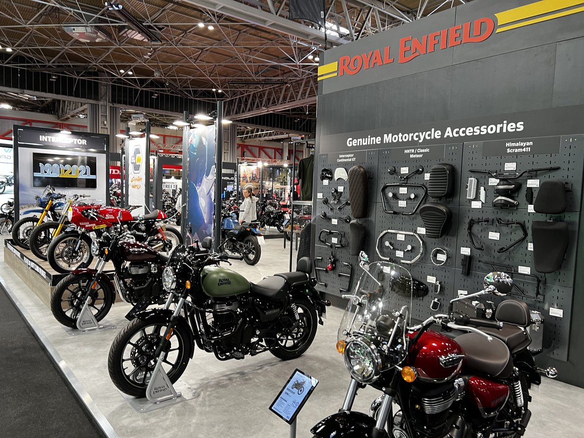am_motorcycles's tweet photo. If you're going to Motorcycle Live, make sure you check out the awesome Royal Enfield stand! Browse the range at https://t.co/nBWoP9GGf5

#motorcyclelive #royalenfield #meteor #classic #scram #interceptor #continentalgt #bikeshow #nec https://t.co/x9VefsjgRb