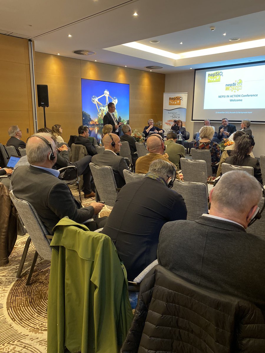 During the 1st round table of the day, @clauderolin, Catherine Delfaux #LaProvençale, Jean-Pierre Damm #FOenergiesMinesFrance and Darren Arkins #HSAireland discussed about the challenges of small enterprises regarding the prevention of exposure to respirable crystalline silica