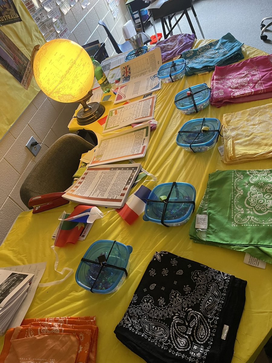 Amazing Race in 6th grade today! Visiting countries and solving math and science problems to earn clues!@York1Schools
<a href="/York1HGS/">Hickory Grove - Sharon Elem</a>